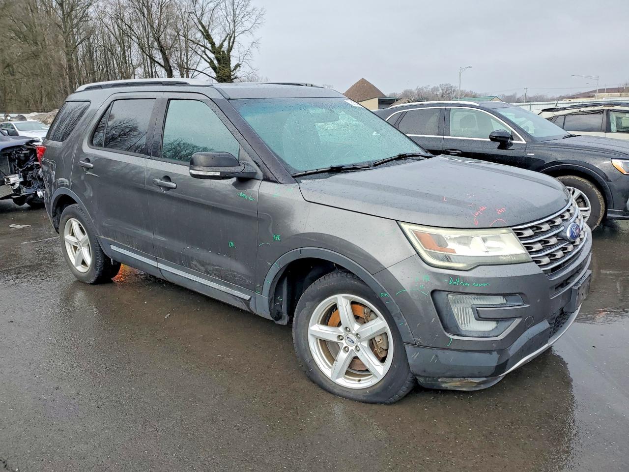 2016 FORD EXPLORER XLT photo 4