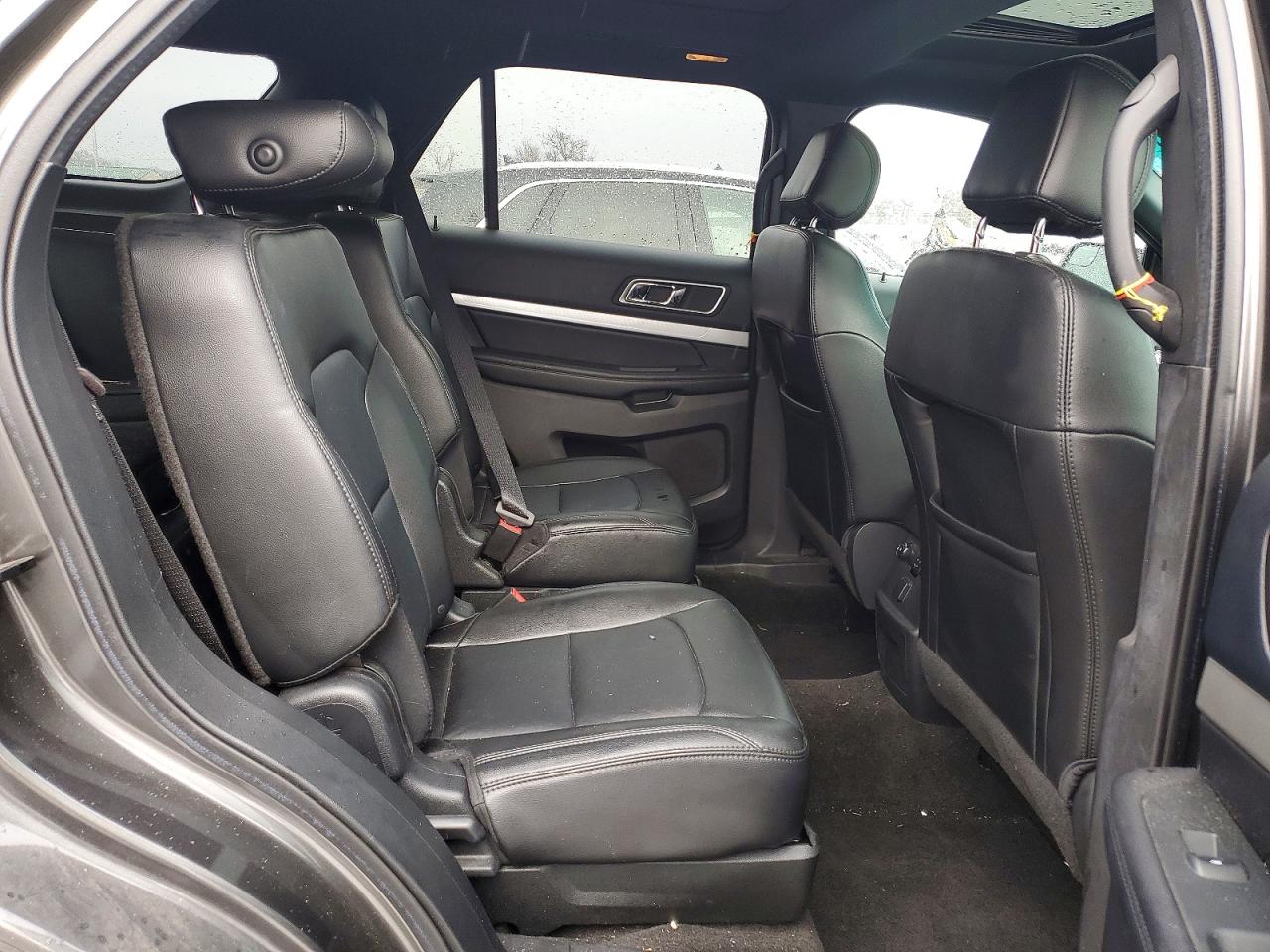 2016 FORD EXPLORER XLT photo 11