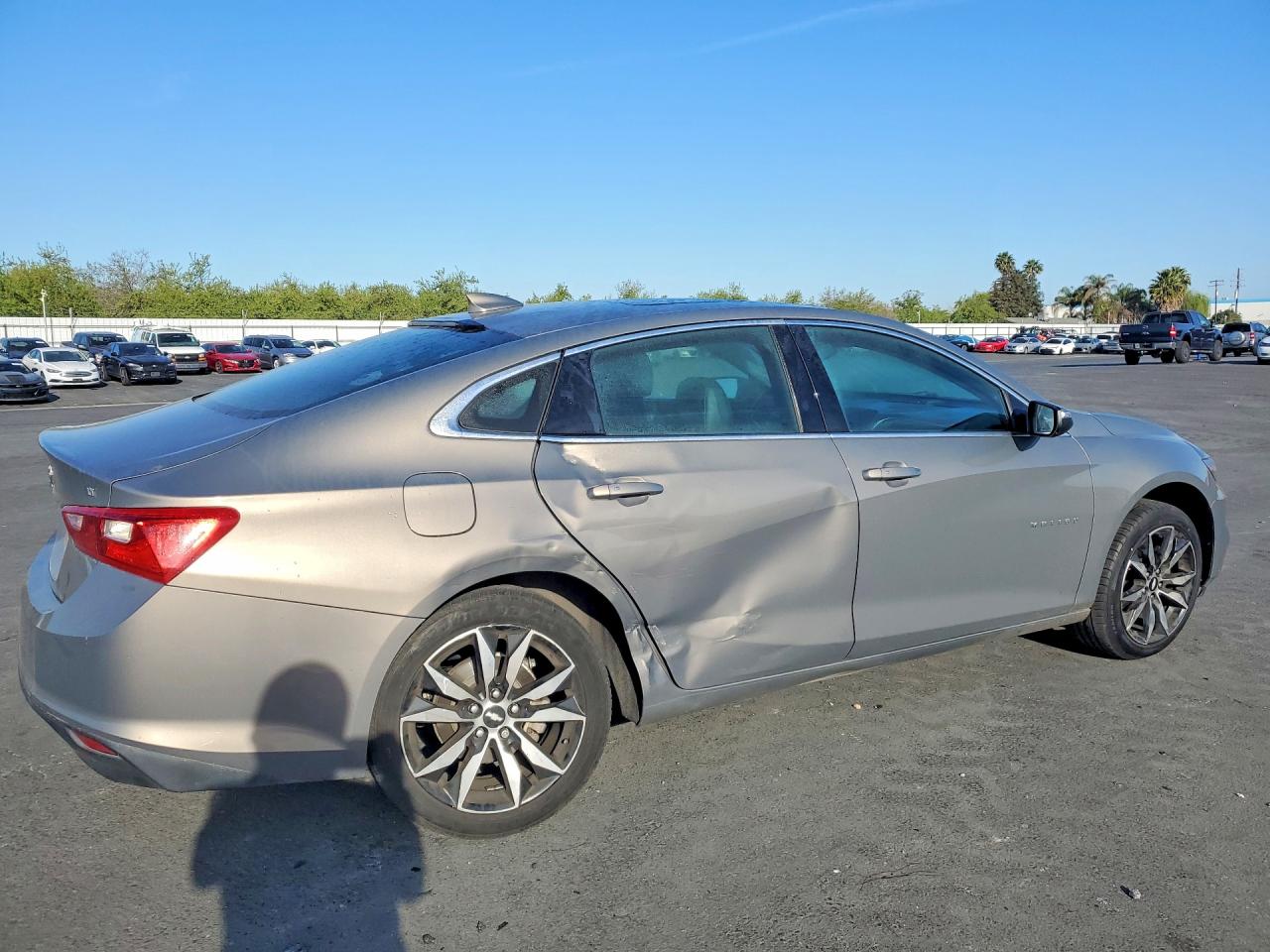 2018 CHEVROLET MALIBU LT photo 3