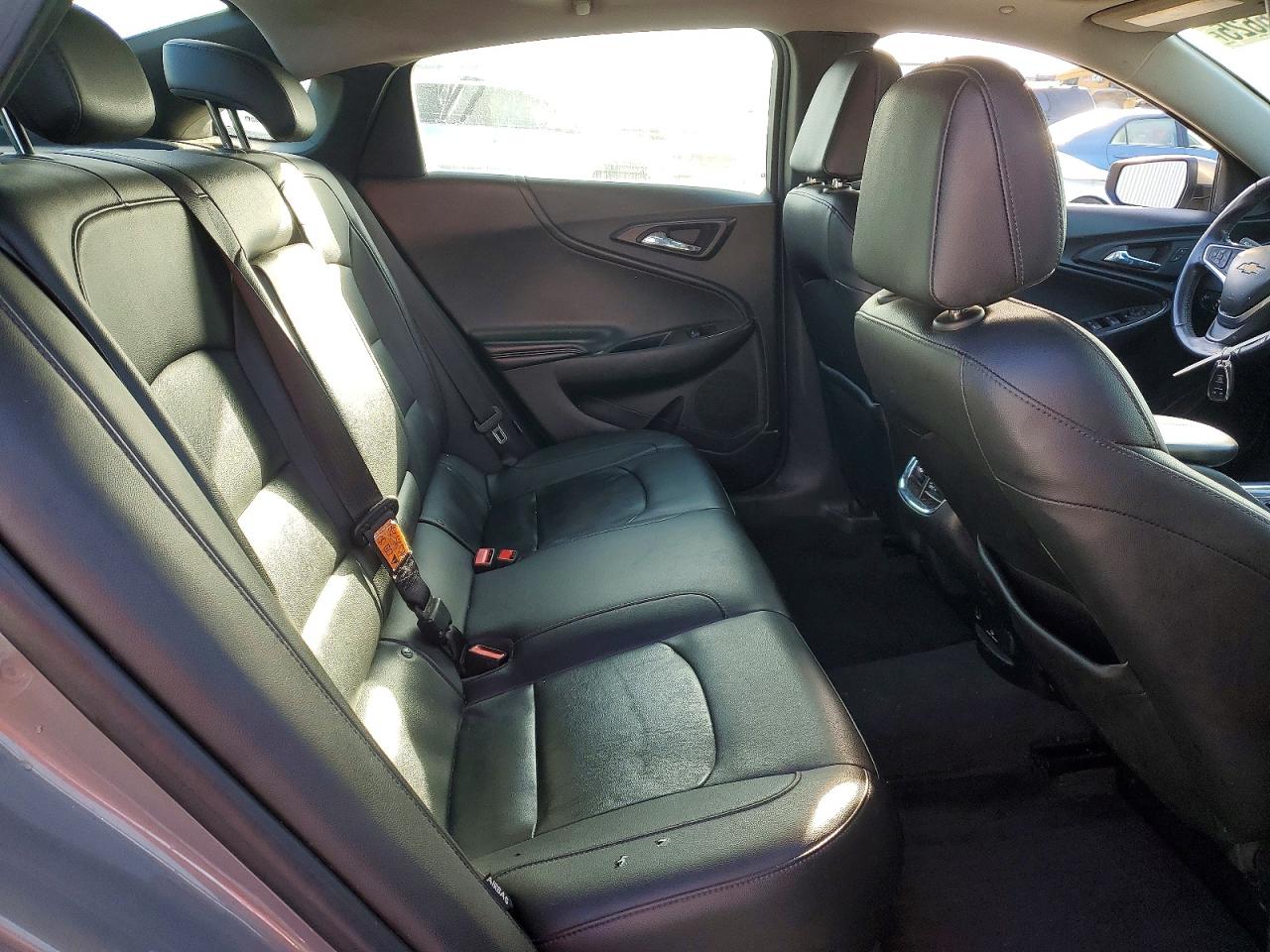 2018 CHEVROLET MALIBU LT photo 10