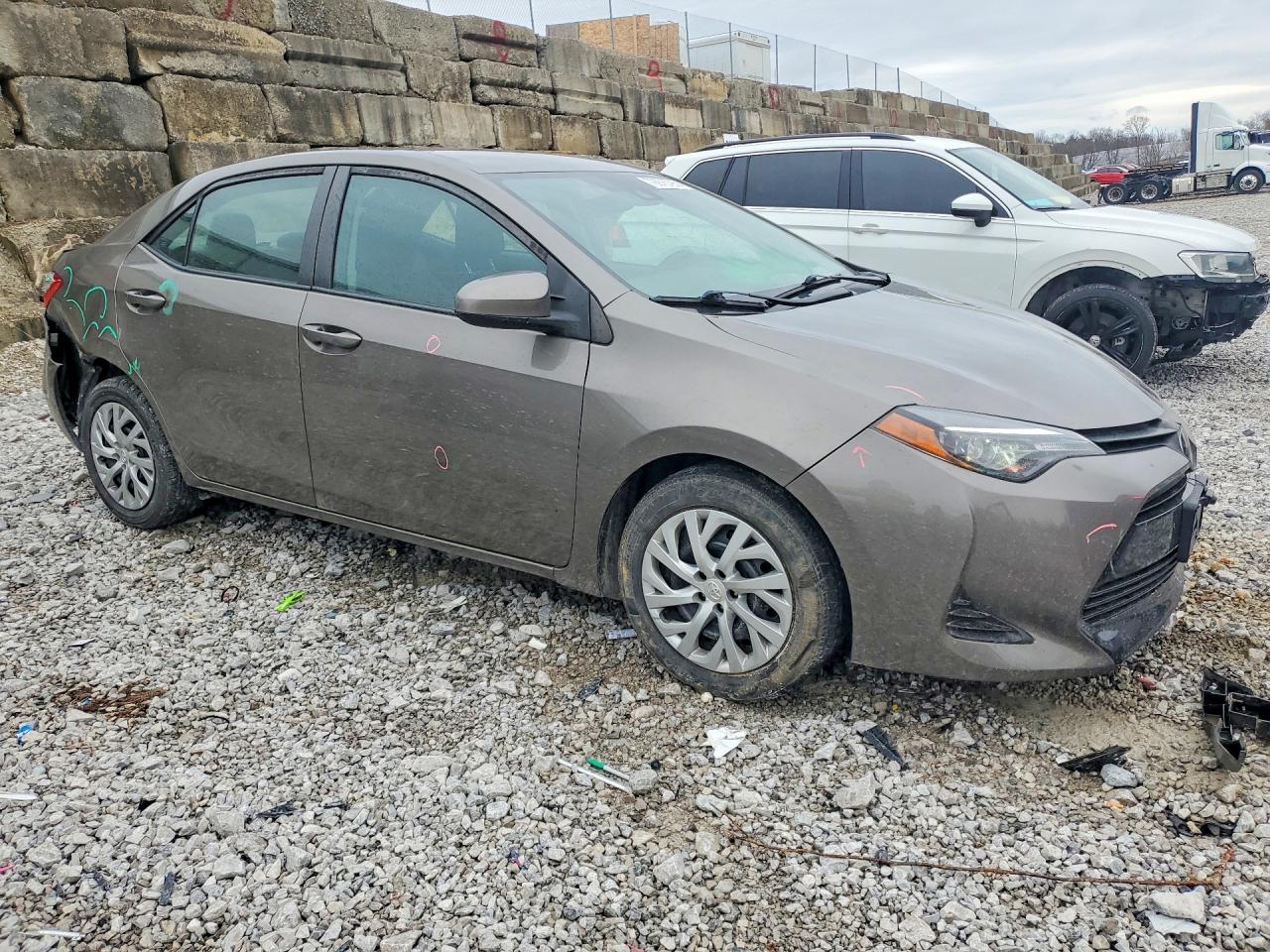 2019 TOYOTA COROLLA LE photo 7