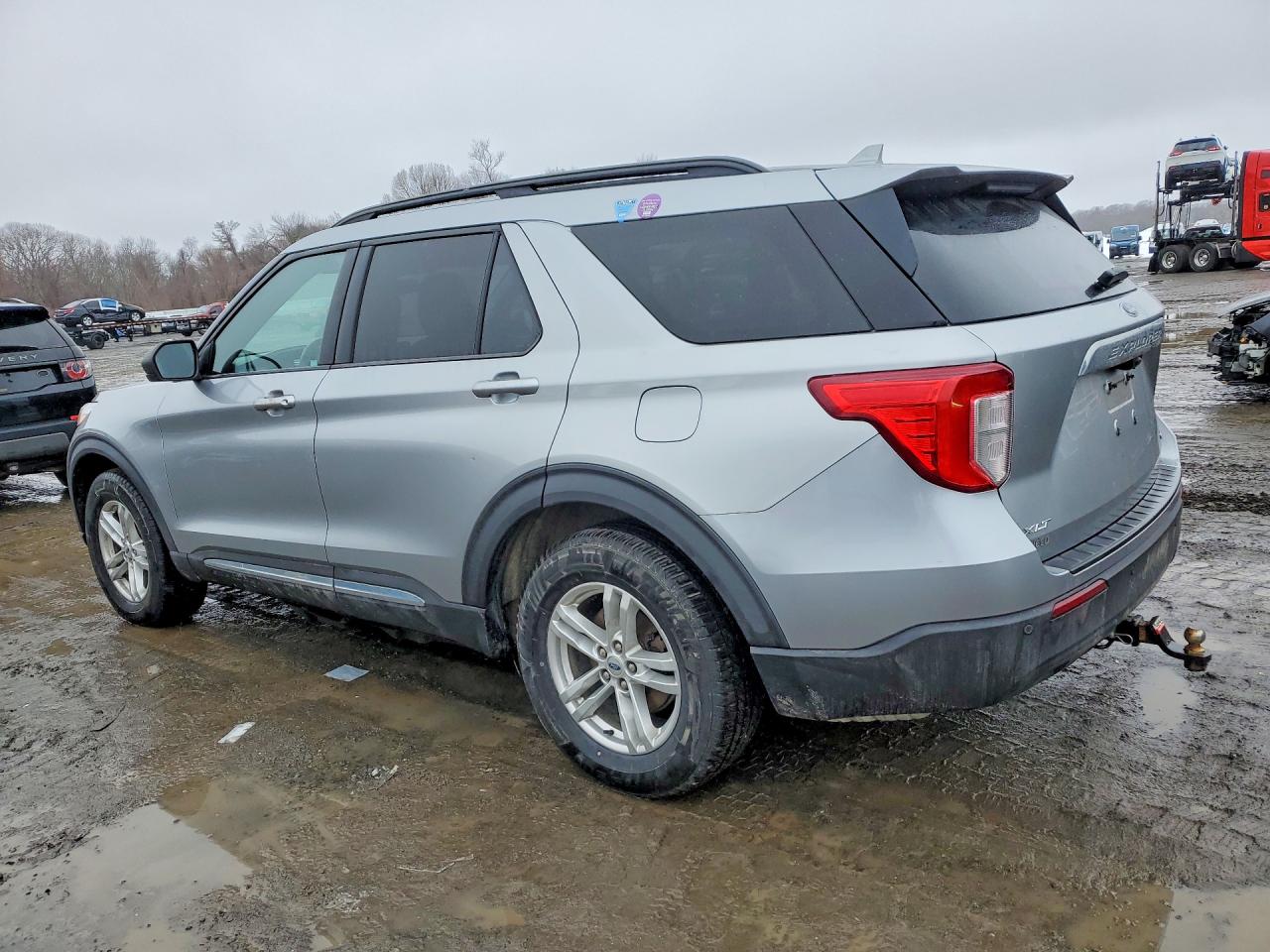 2020 FORD EXPLORER XLT photo 4