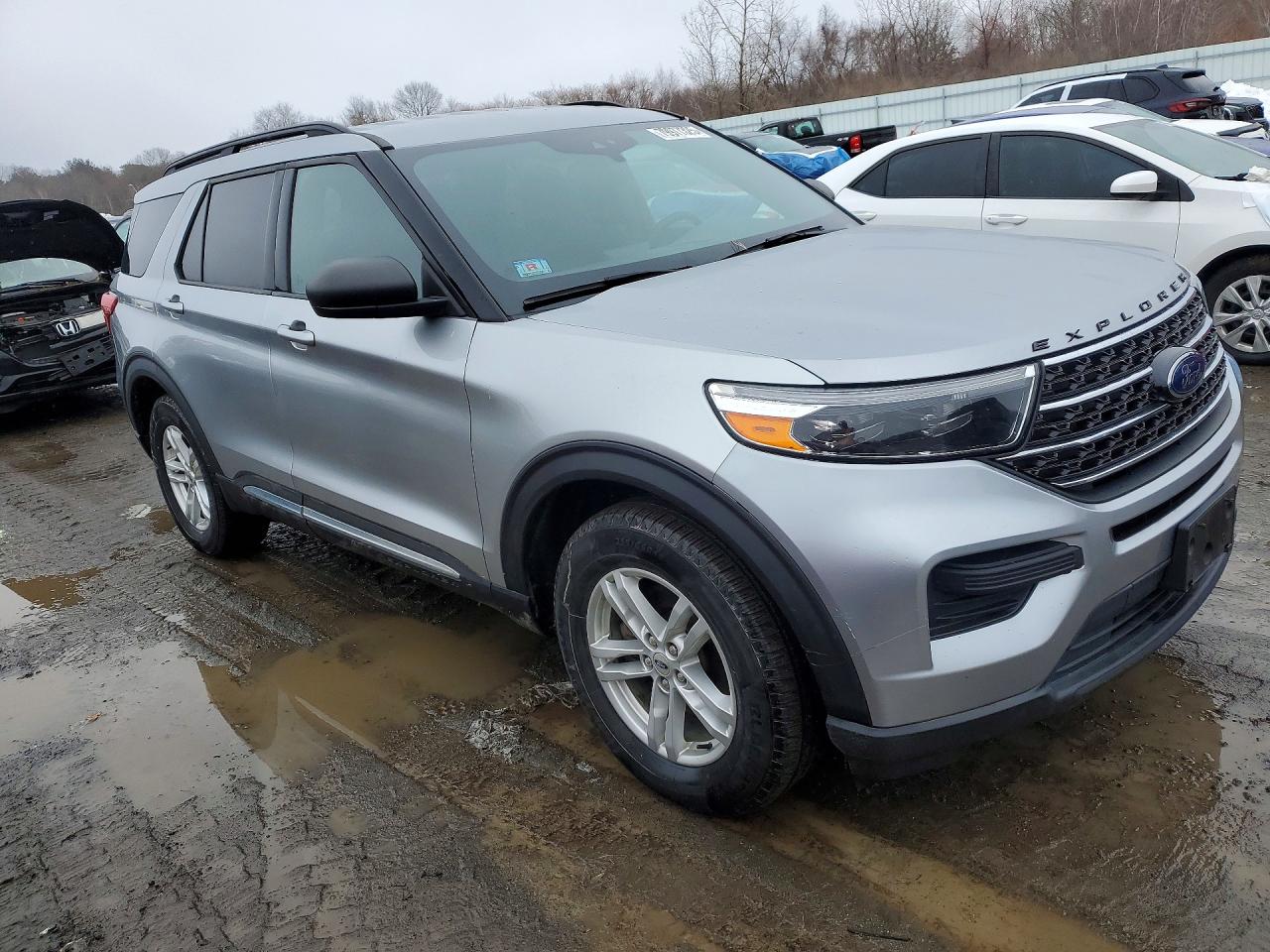 2020 FORD EXPLORER XLT photo 10
