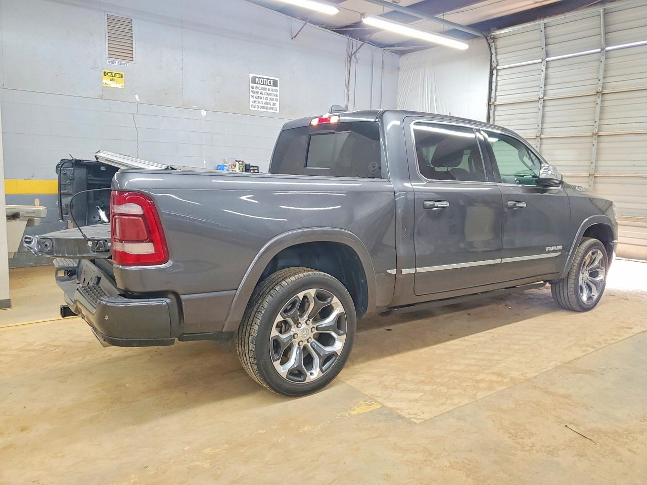 2019 RAM 1500 LIMITED photo 7