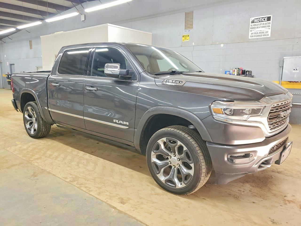 2019 RAM 1500 LIMITED photo 10