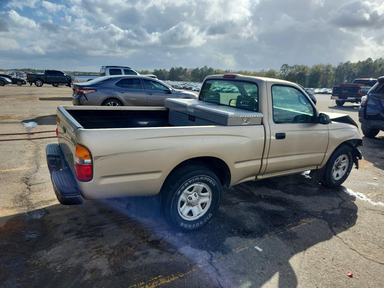 2004 TOYOTA TACOMA BASE photo 3