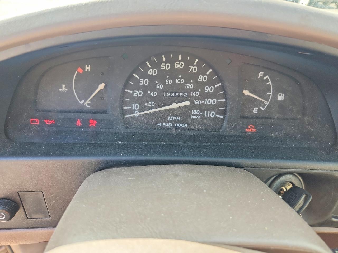 2004 TOYOTA TACOMA BASE photo 9