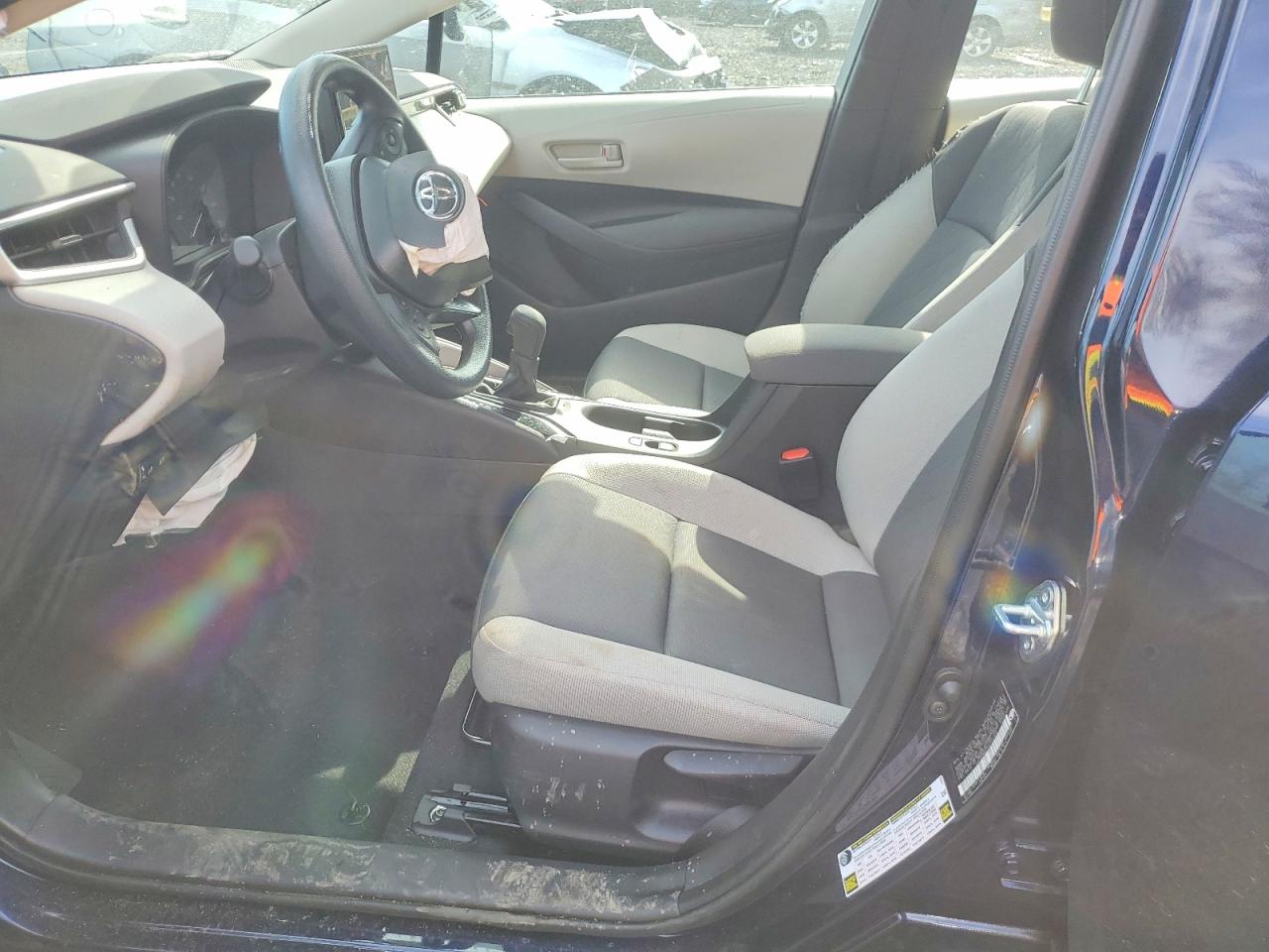 2025 TOYOTA COROLLA LE photo 13