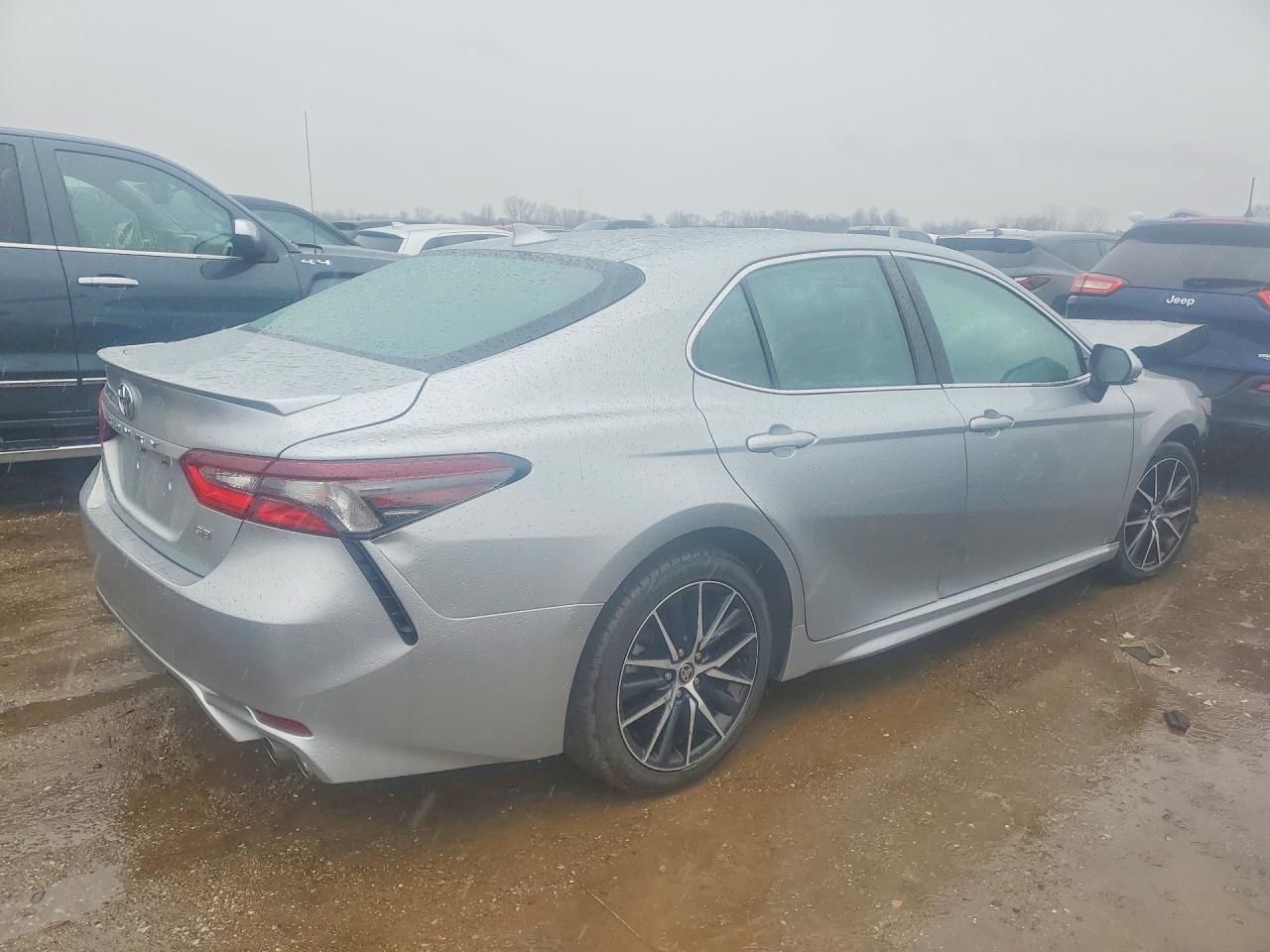 2022 TOYOTA CAMRY SE photo 5
