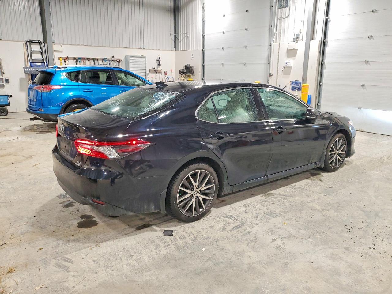 2022 TOYOTA CAMRY XLE photo 5