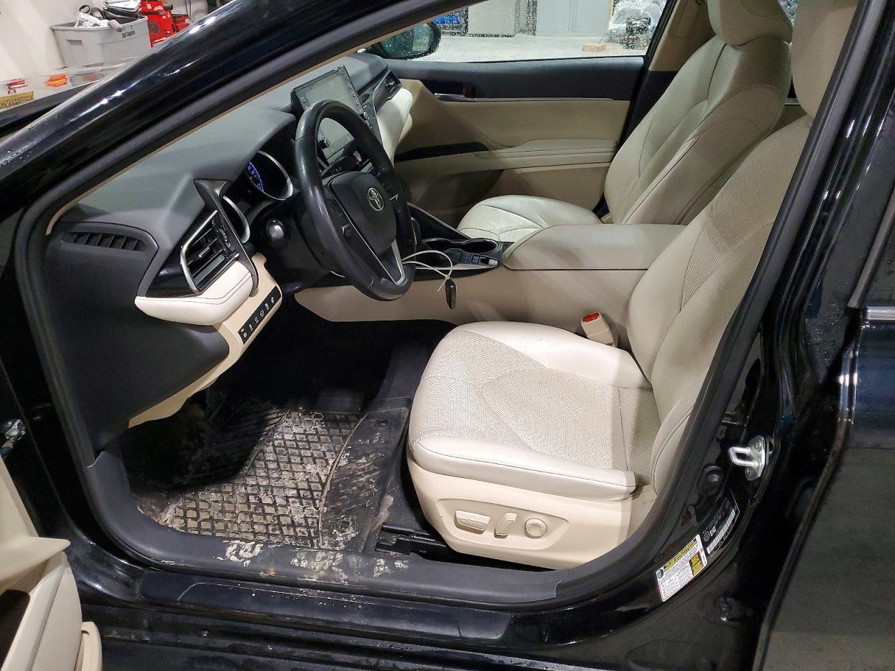 2022 TOYOTA CAMRY XLE photo 13
