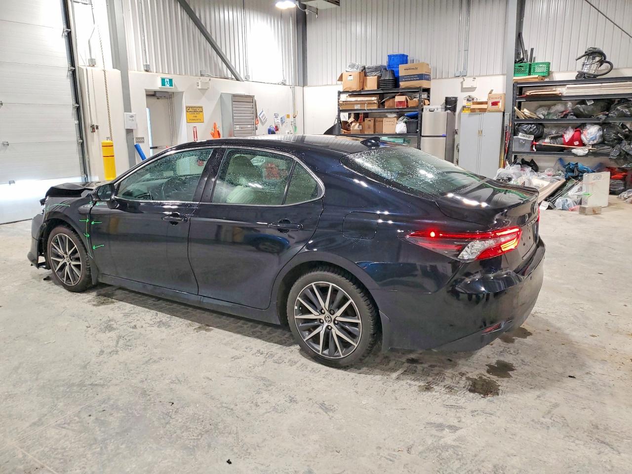2022 TOYOTA CAMRY XLE photo 3