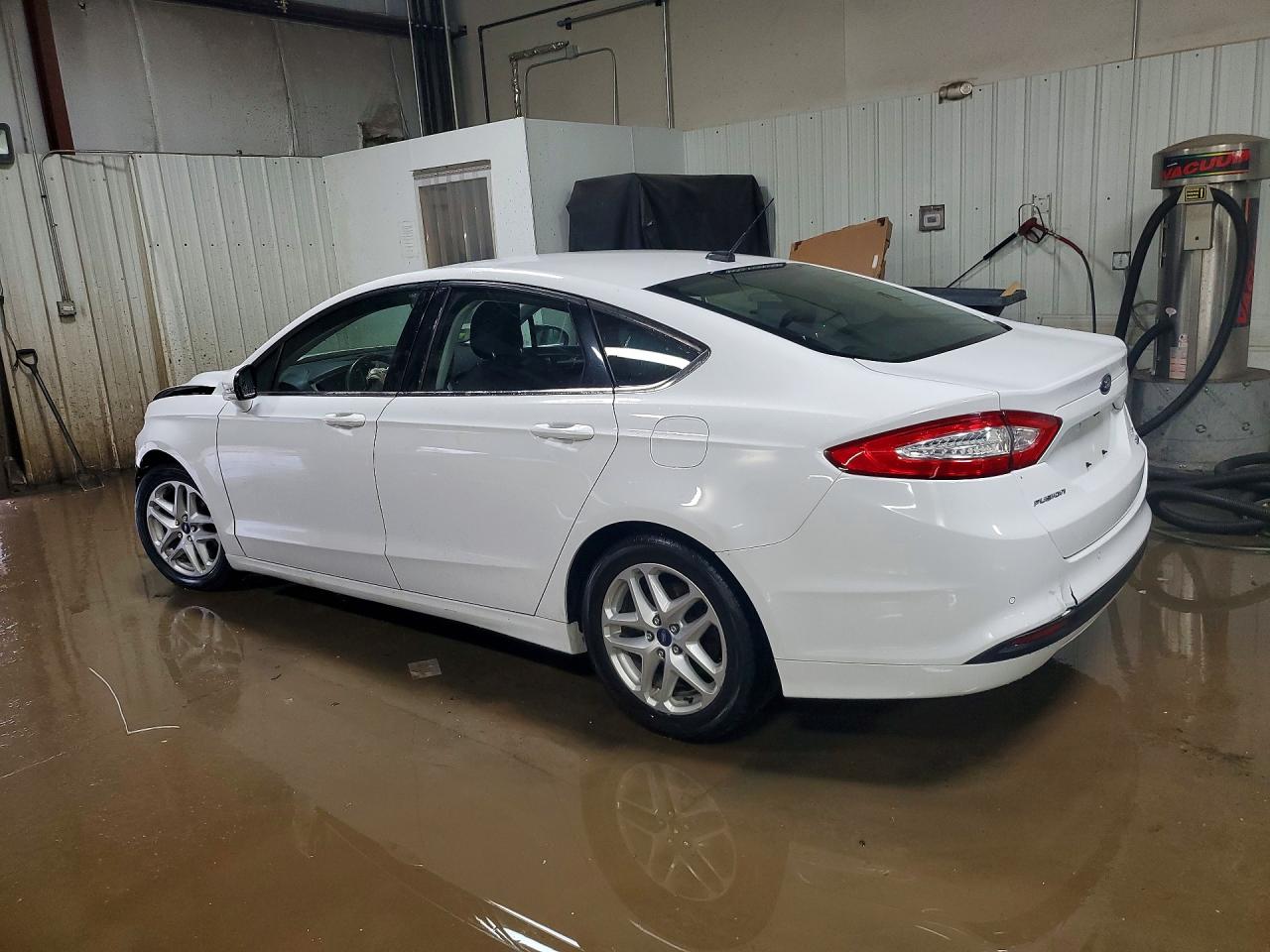 2015 FORD FUSION SE photo 2