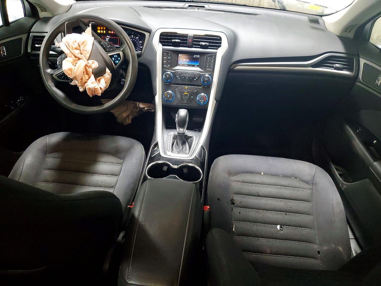 2015 FORD FUSION SE photo 8
