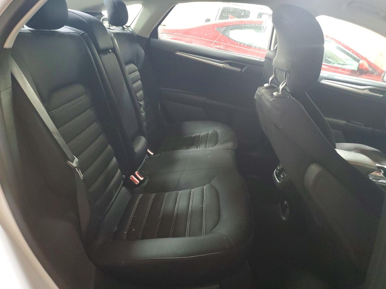 2015 FORD FUSION SE photo 10