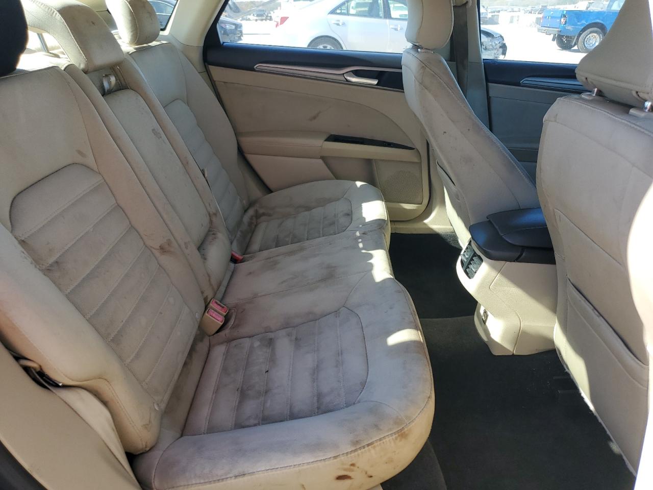 2015 FORD FUSION SE photo 28