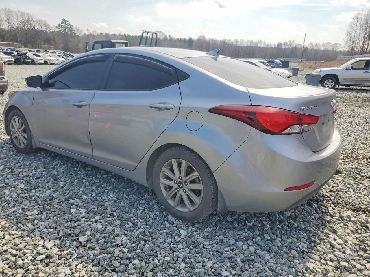 2015 HYUNDAI ELANTRA SE photo 3