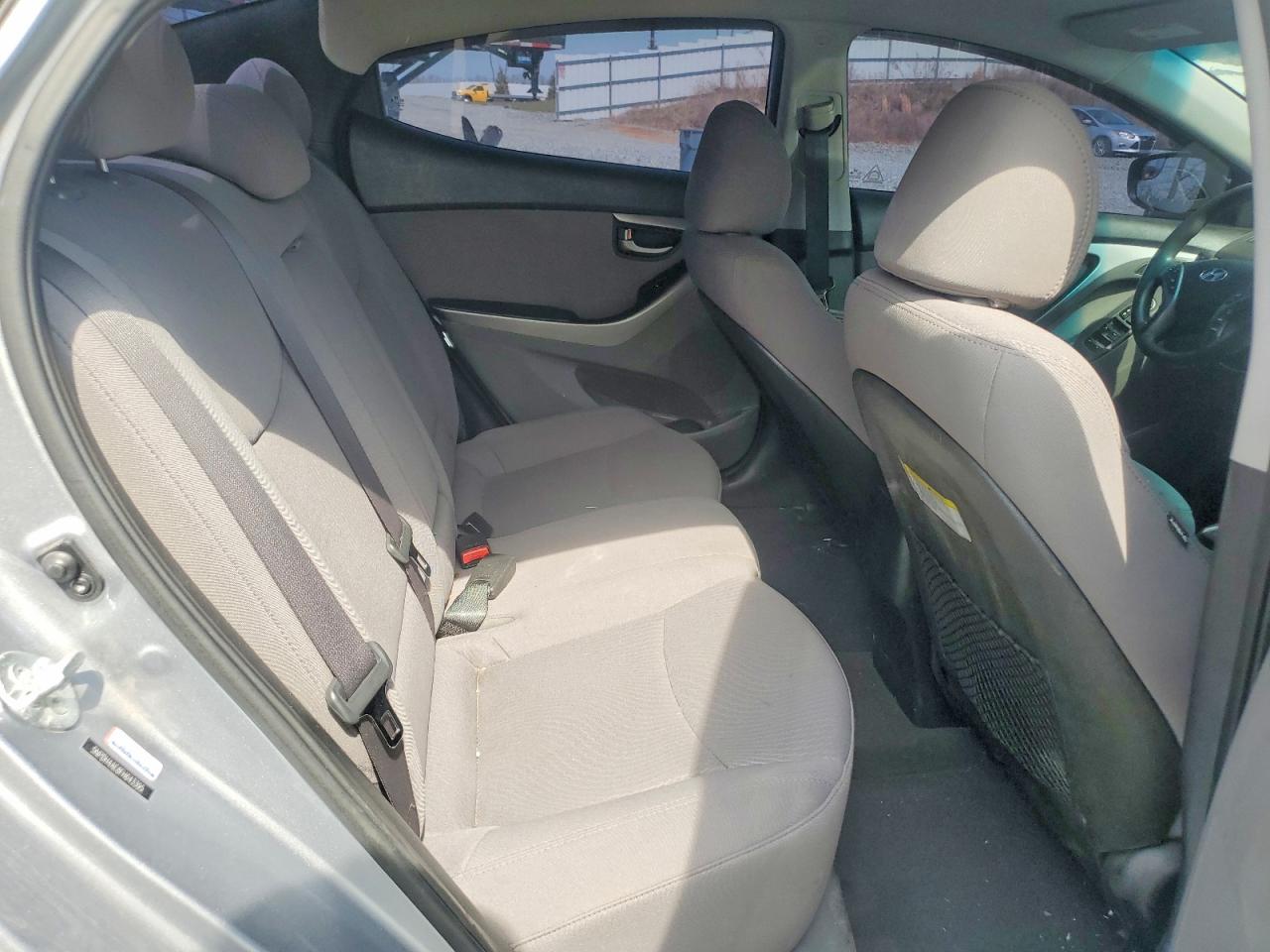 2015 HYUNDAI ELANTRA SE photo 19
