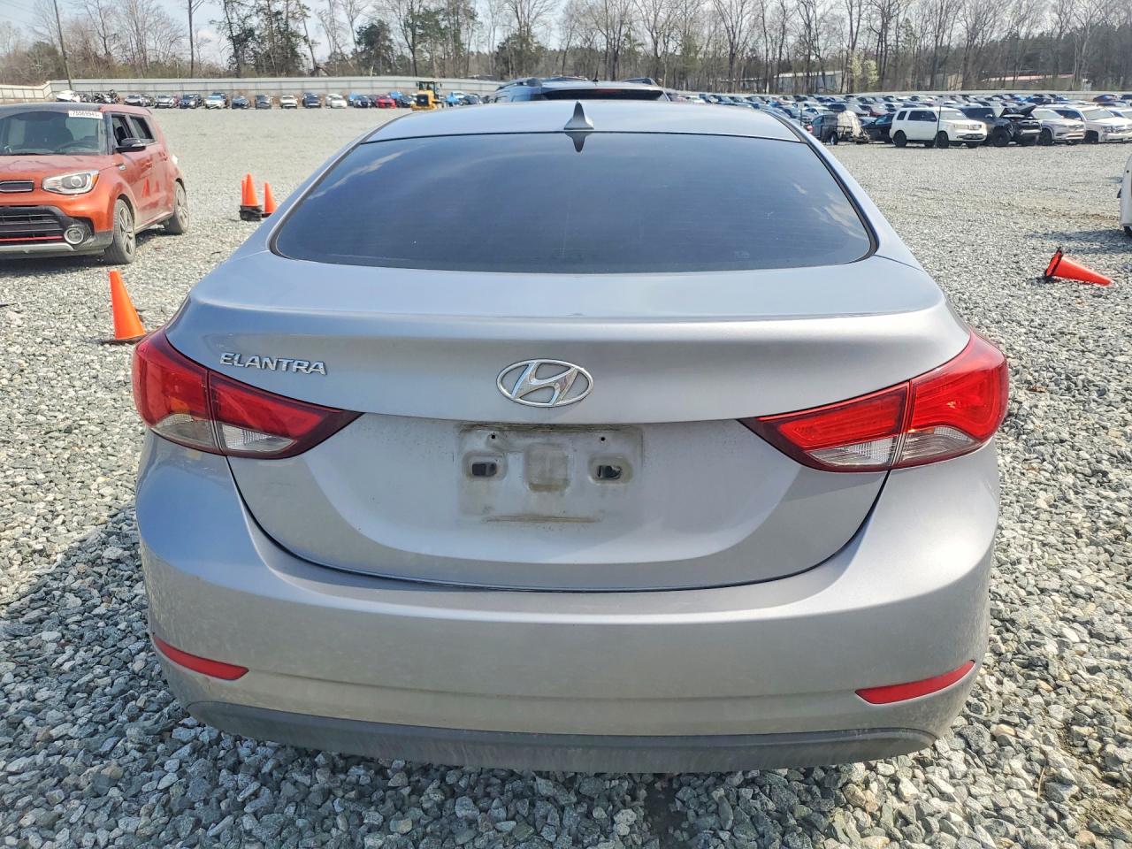 2015 HYUNDAI ELANTRA SE photo 11