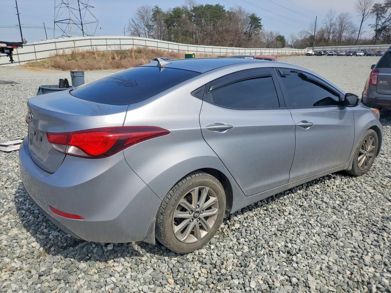 2015 HYUNDAI ELANTRA SE photo 5