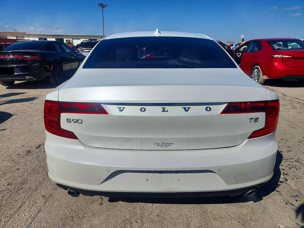 2017 VOLVO S90 T5 MOMENTUM photo 16