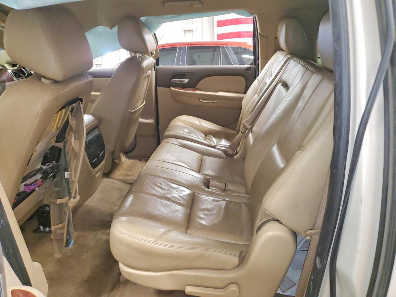 2011 GMC YUKON XL K1500 SLT photo 11