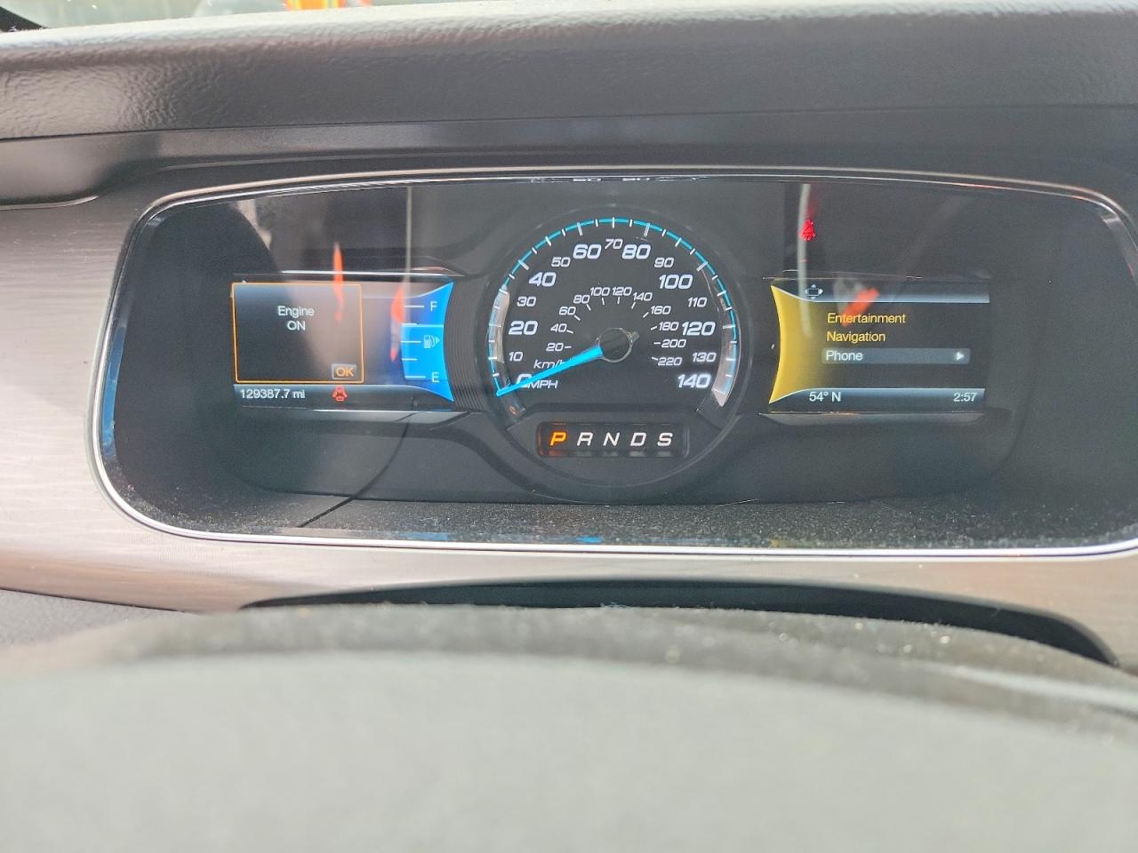 2015 FORD TAURUS SEL photo 25