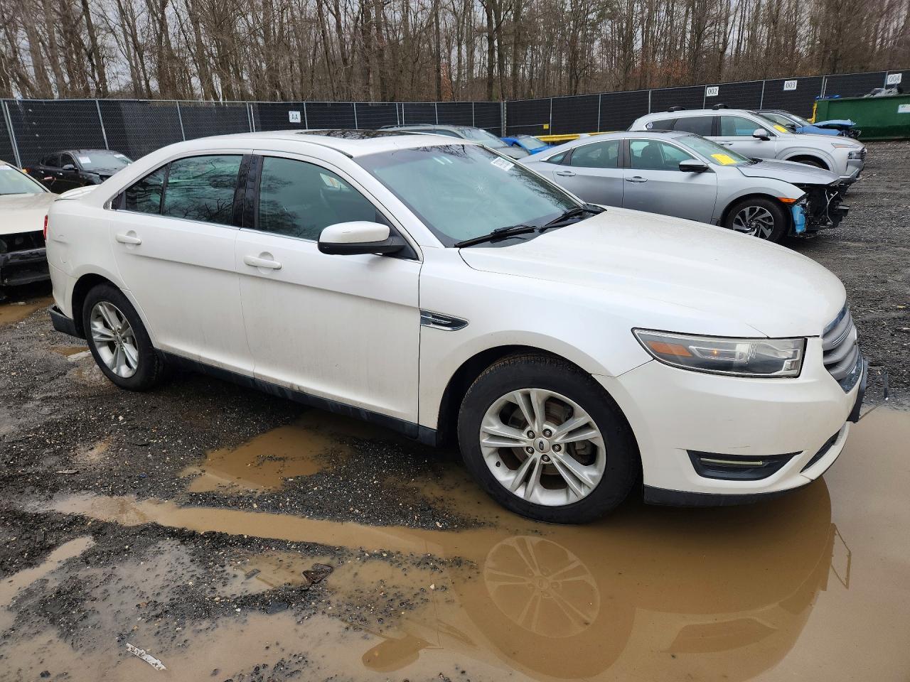 2015 FORD TAURUS SEL photo 10