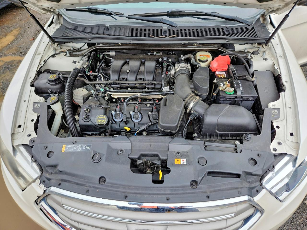 2015 FORD TAURUS SEL photo 31