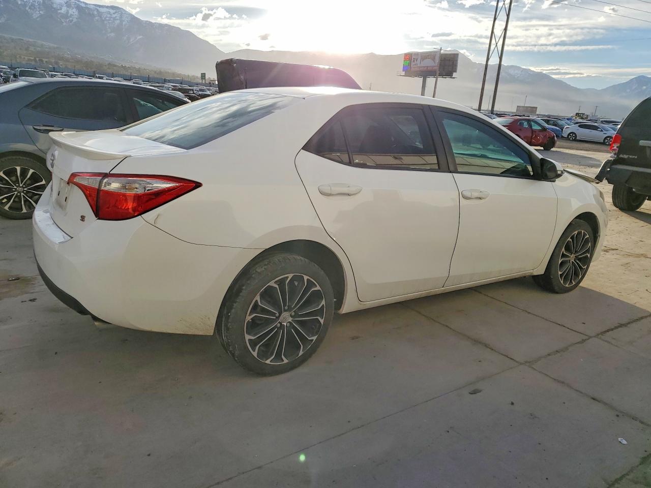 2014 TOYOTA COROLLA S PLUS photo 3