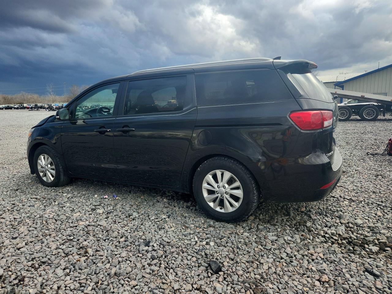 2016 KIA SEDONA LX photo 3