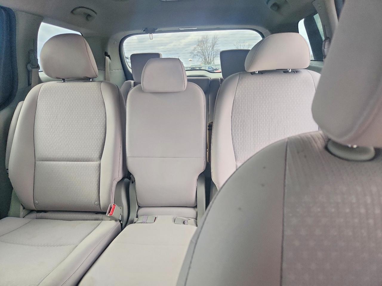 2016 KIA SEDONA LX photo 19