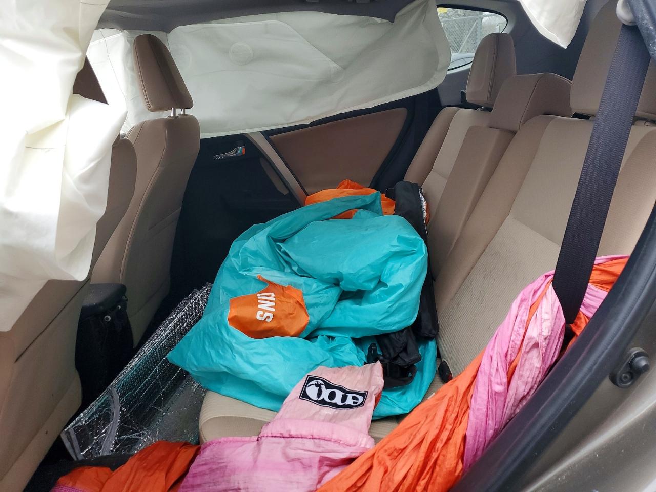 2015 TOYOTA RAV4 XLE photo 11
