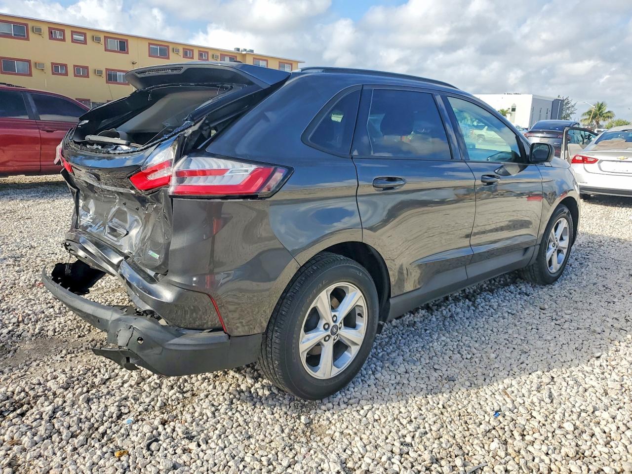 2020 FORD EDGE SE photo 5