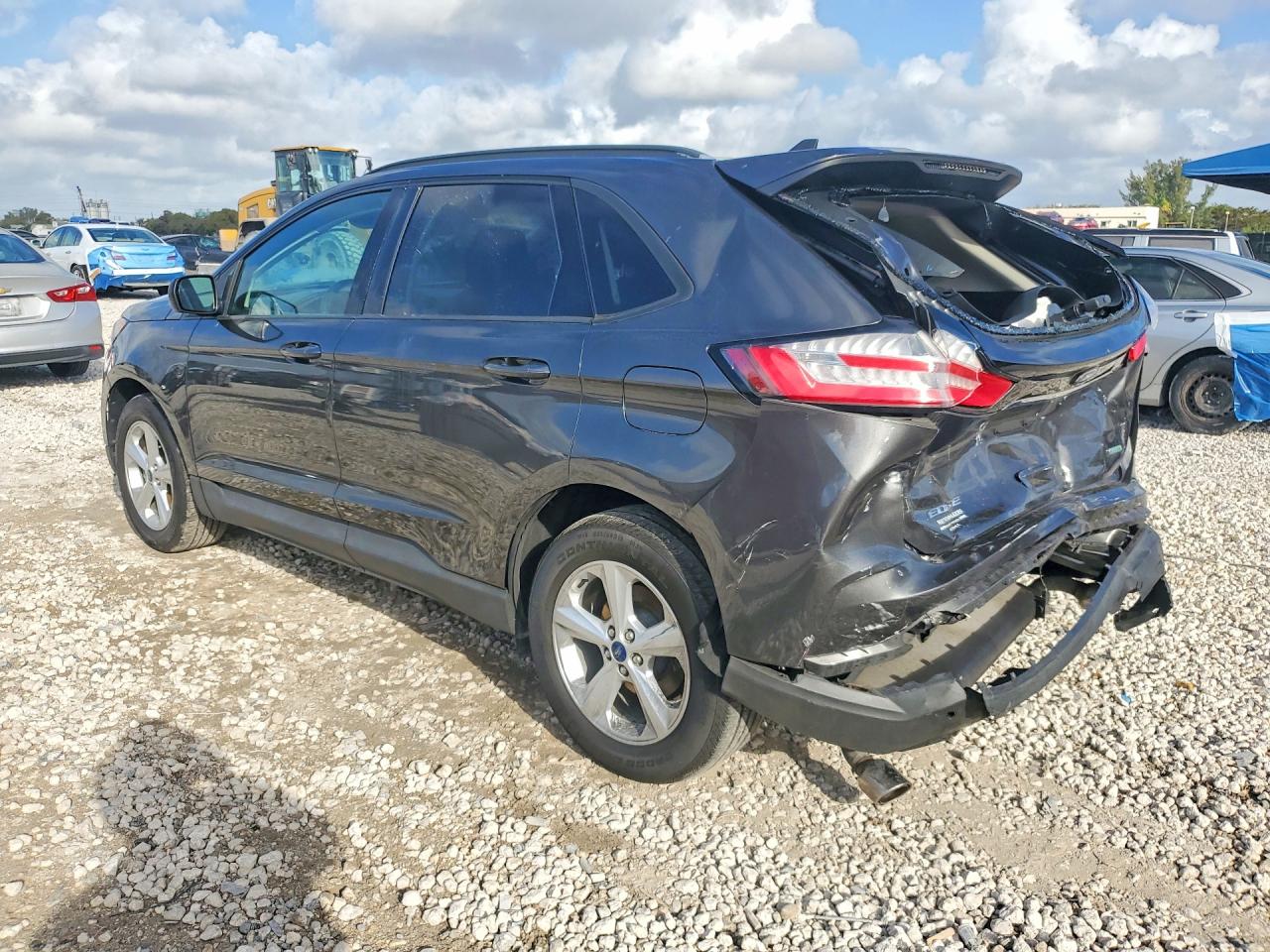 2020 FORD EDGE SE photo 3