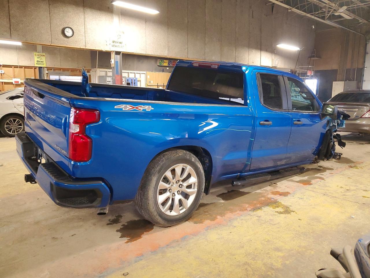 2023 CHEVROLET SILVERADO K1500 CUSTOM photo 3