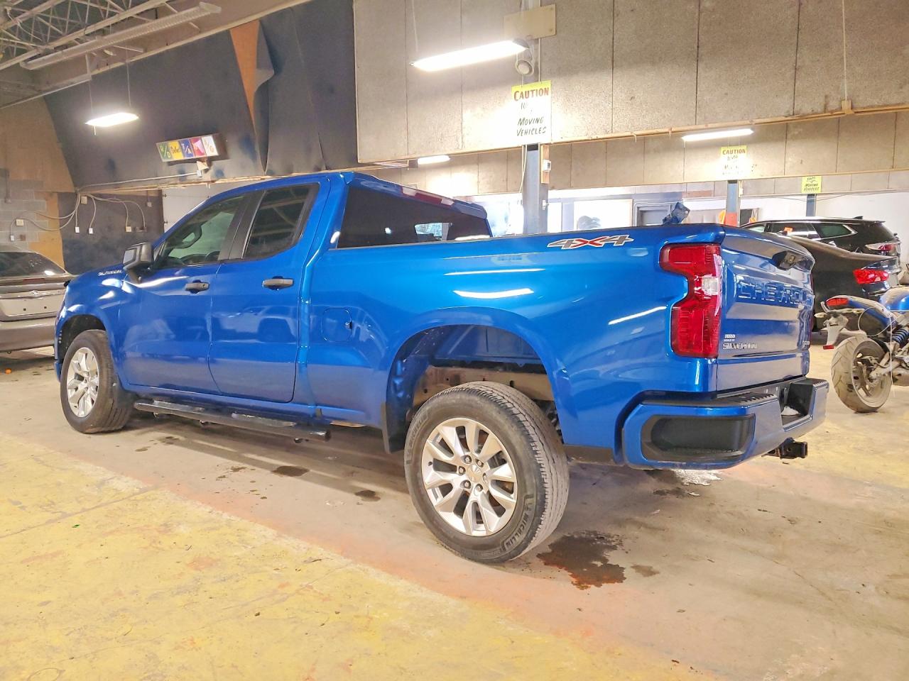 2023 CHEVROLET SILVERADO K1500 CUSTOM photo 2