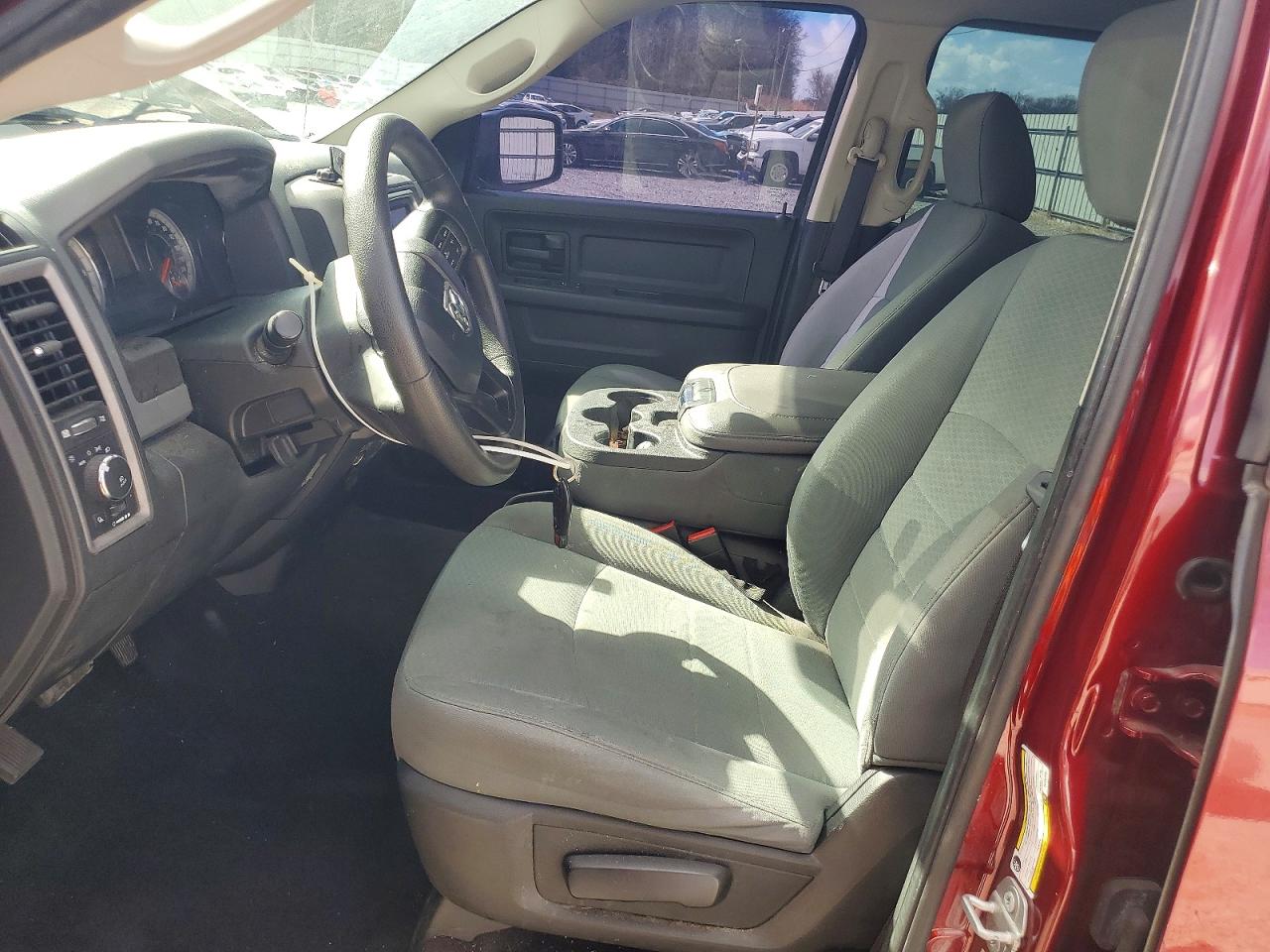 2017 RAM 1500 ST photo 19