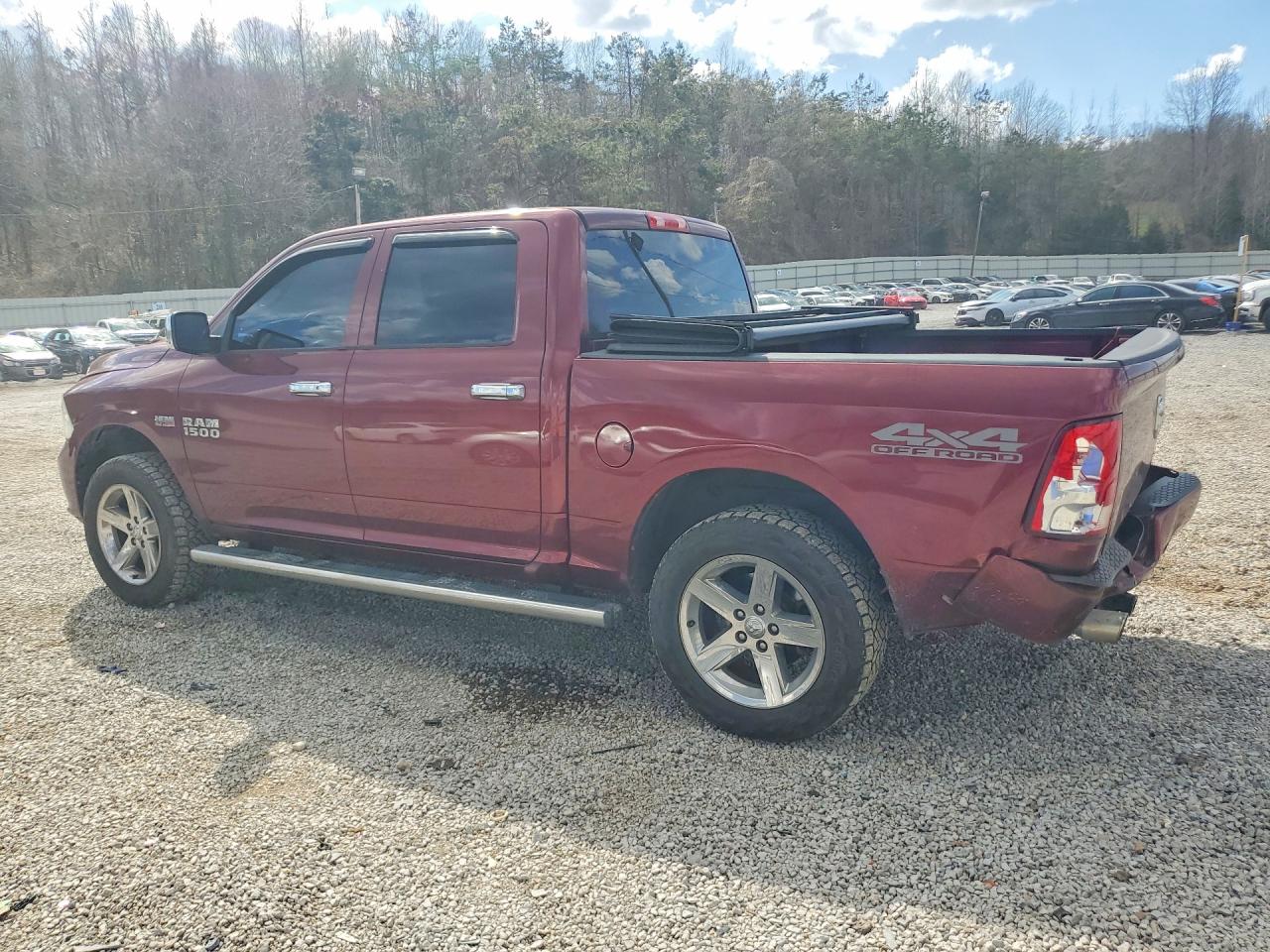 2017 RAM 1500 ST photo 4