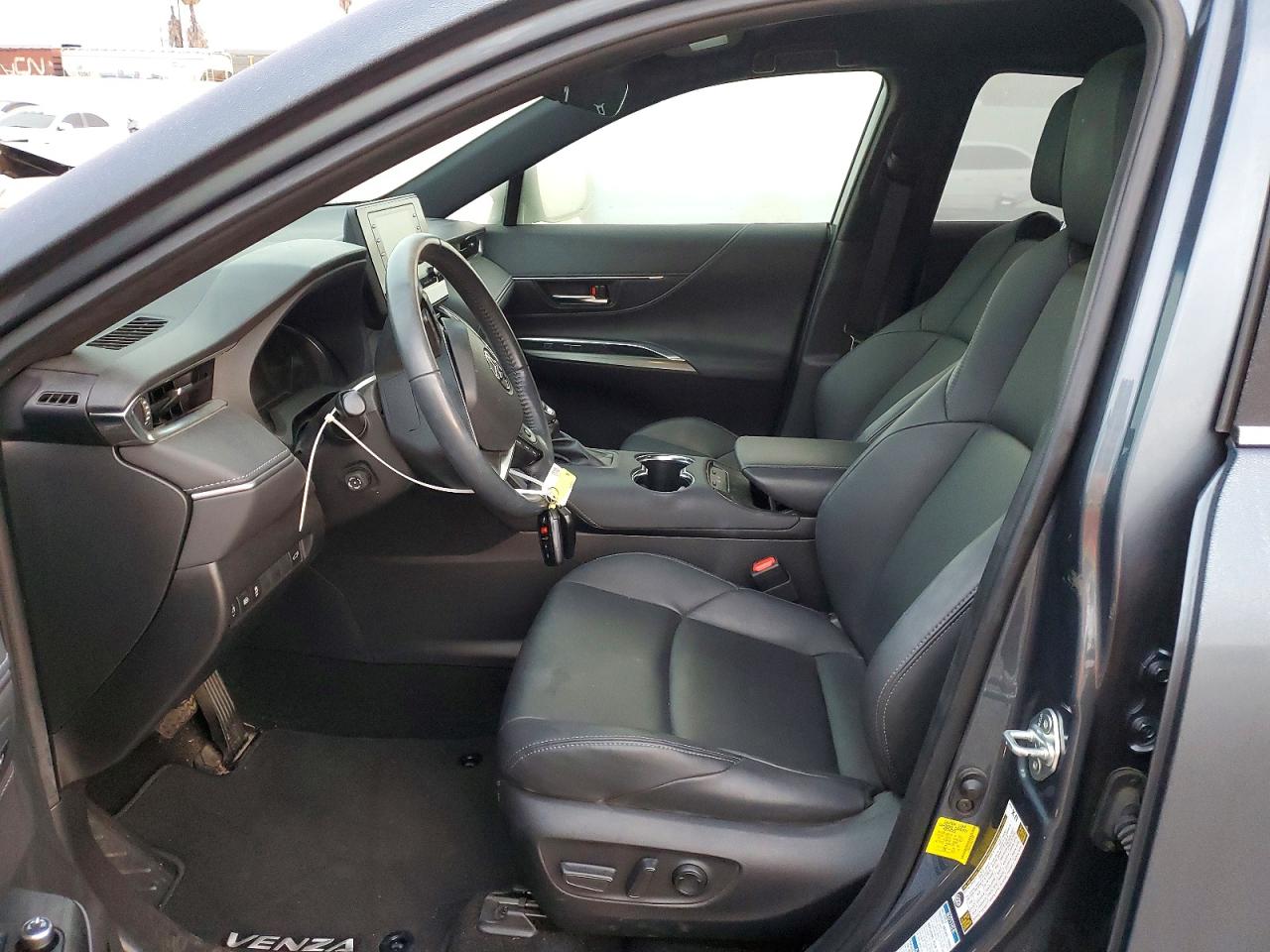 2022 TOYOTA VENZA XLE photo 7