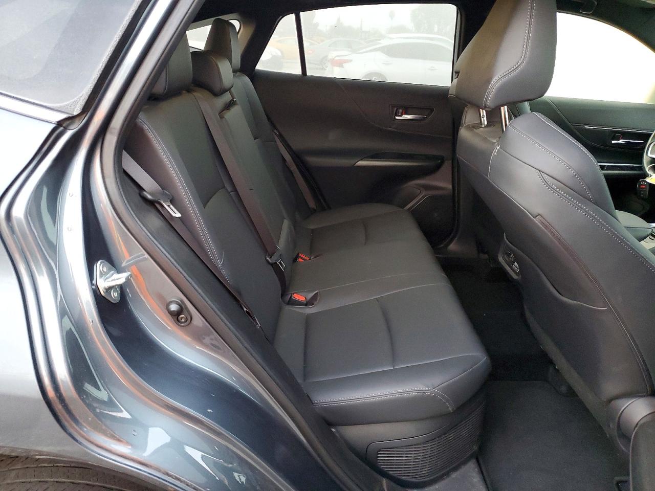 2022 TOYOTA VENZA XLE photo 11