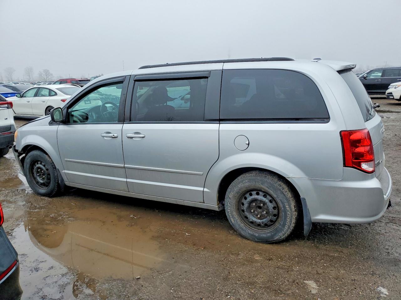 2012 DODGE GRAND CARAVAN SE photo 2