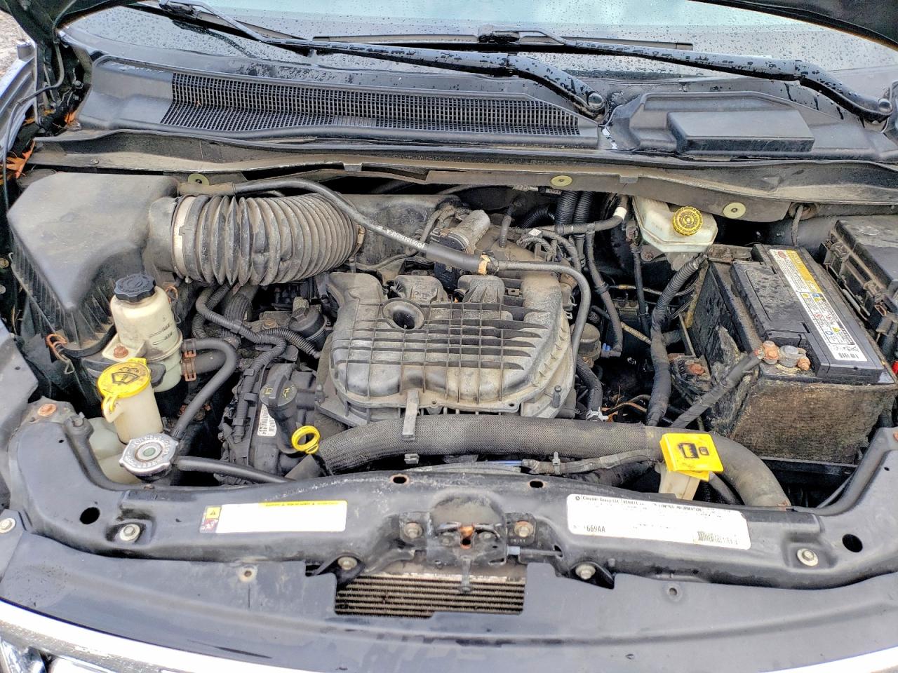 2012 CHRYSLER TOWN & COUNTRY TOURING L photo 12
