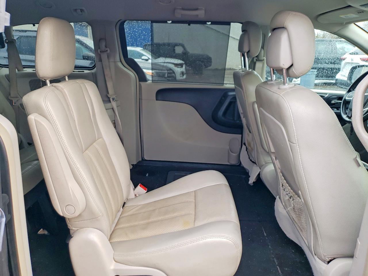 2012 CHRYSLER TOWN & COUNTRY TOURING L photo 11