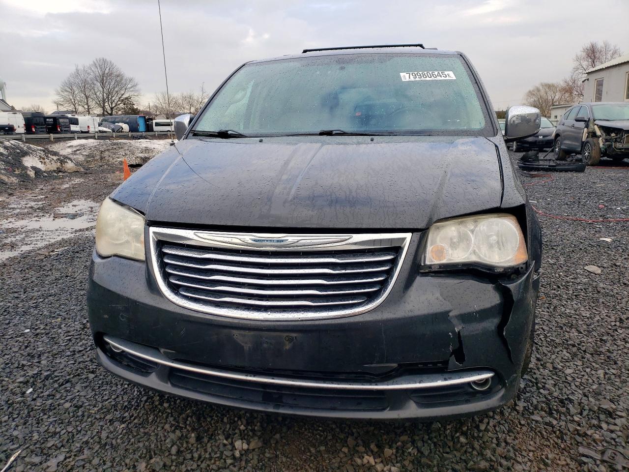 2012 CHRYSLER TOWN & COUNTRY TOURING L photo 5