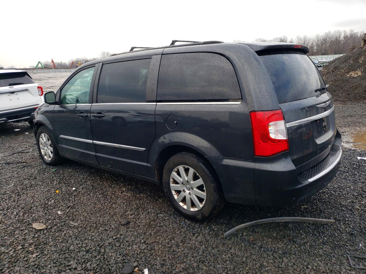 2012 CHRYSLER TOWN & COUNTRY TOURING L photo 2