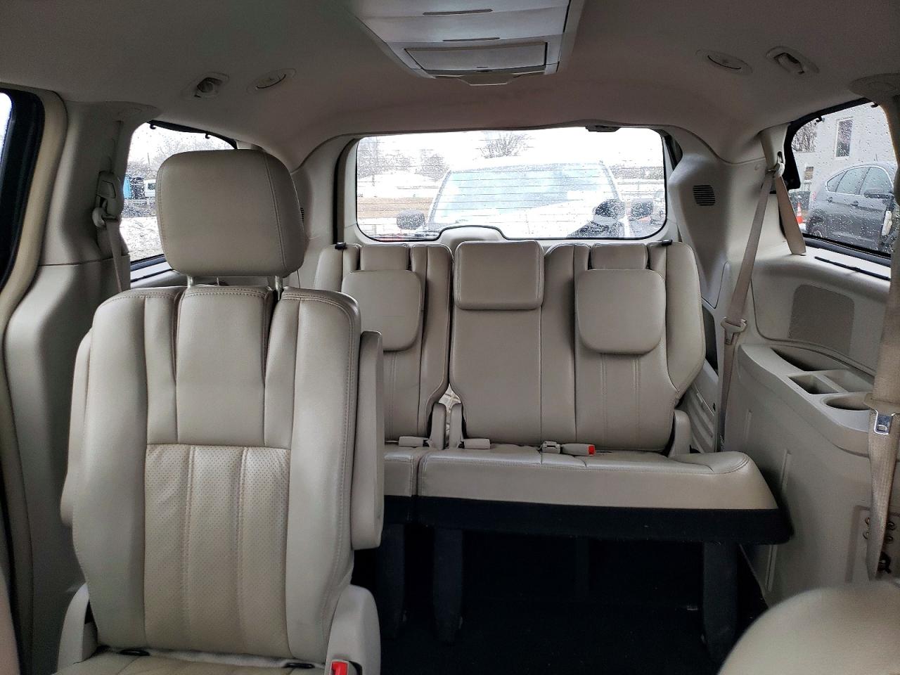 2012 CHRYSLER TOWN & COUNTRY TOURING L photo 10