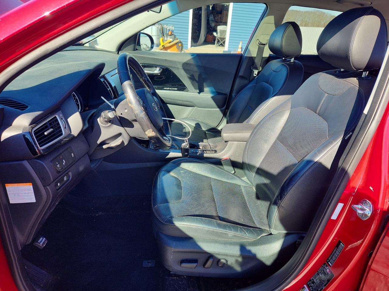 2017 KIA NIRO TOURING photo 13