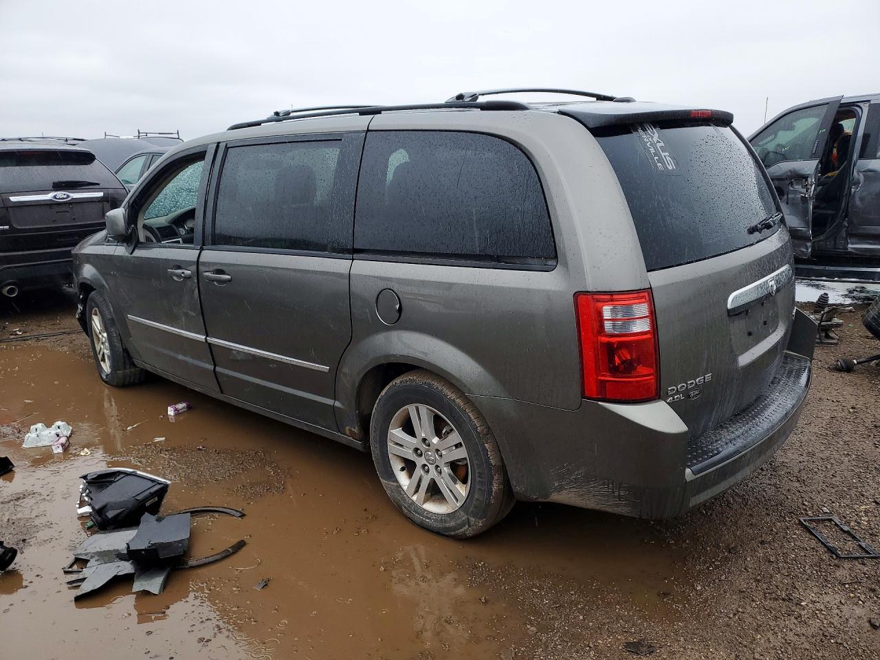 2010 DODGE GRAND CARAVAN CREW photo 2