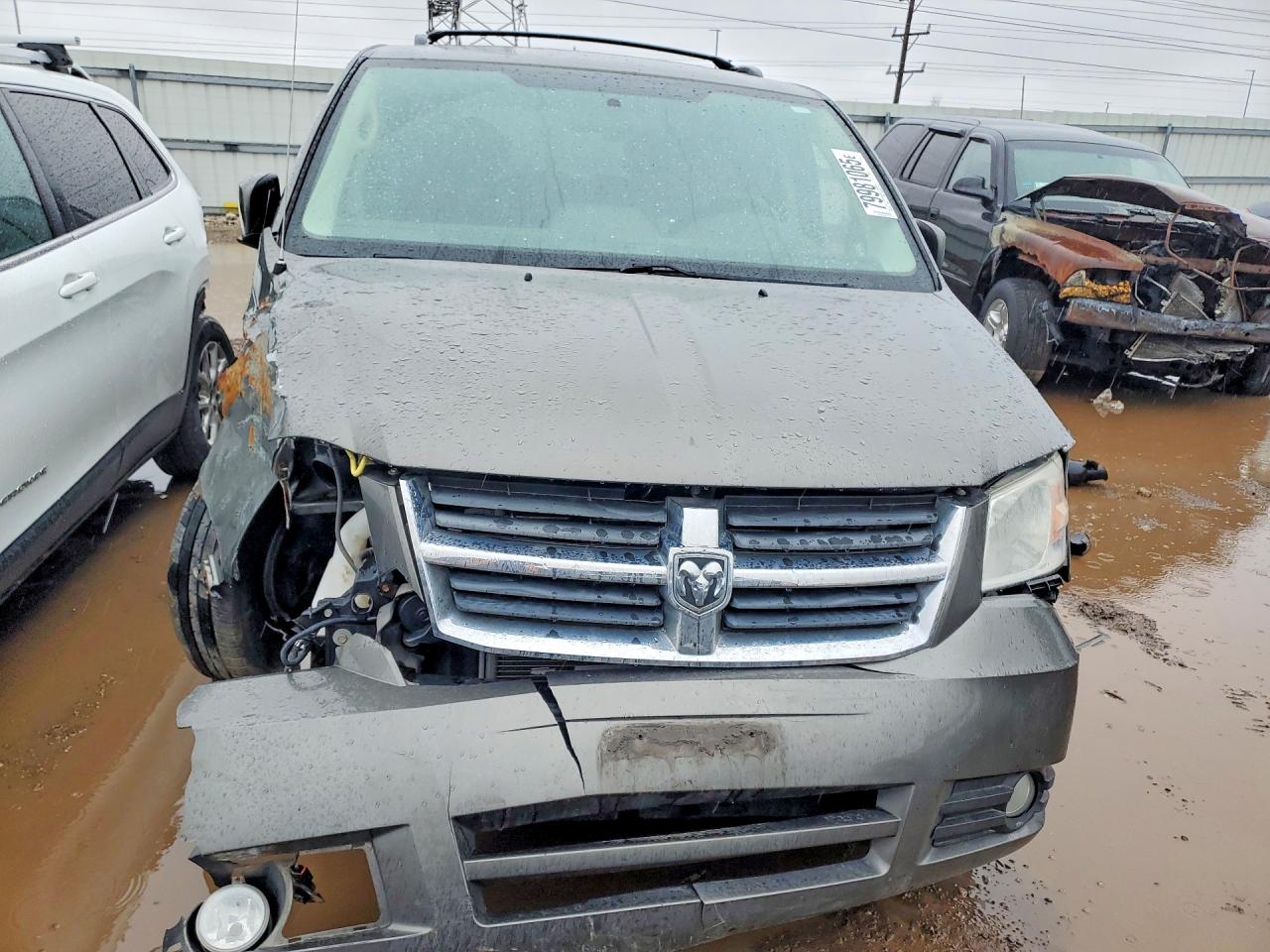 2010 DODGE GRAND CARAVAN CREW photo 5